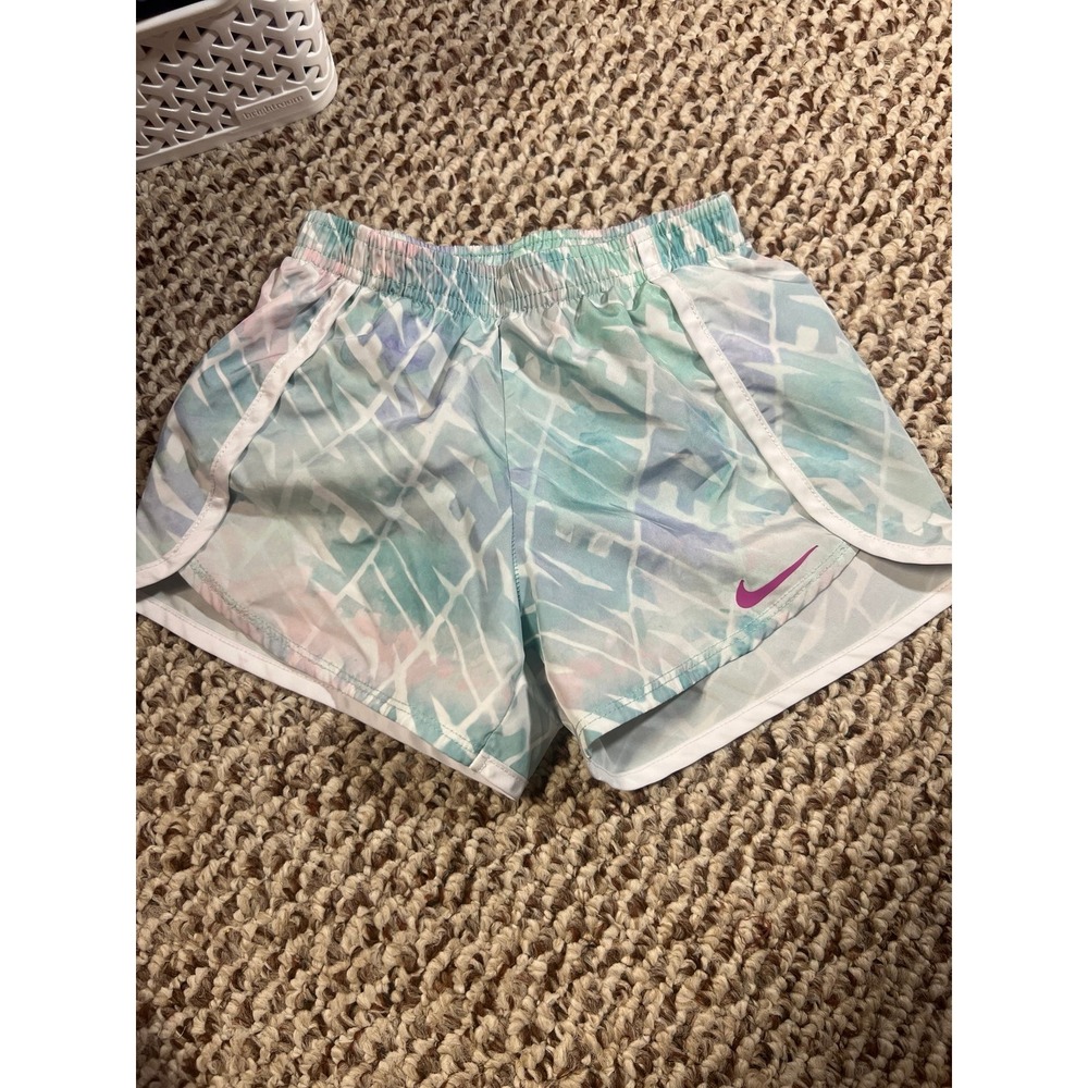 girls‎ Nike shorts